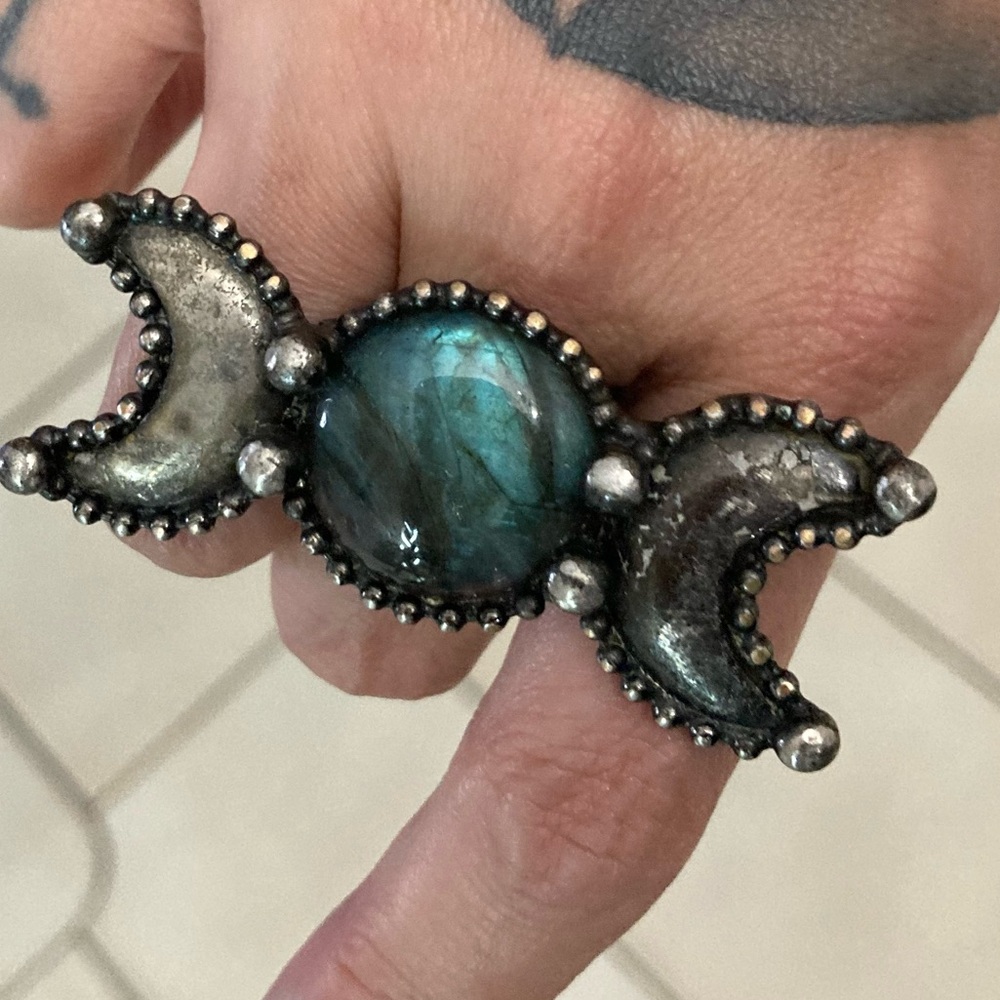 Natural blue iridescent labradorite gemstone triple moon adjustable ring - Picture 1 of 15